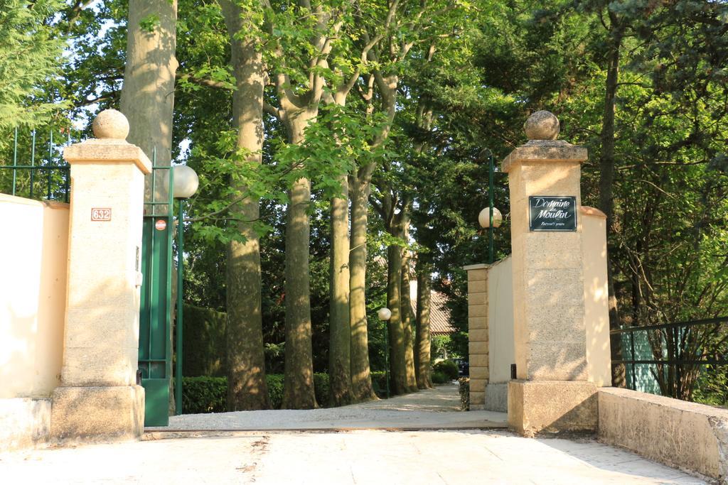 Hôtel Domaine Du Moulin à Saint-Laurent-des-Arbres Extérieur photo