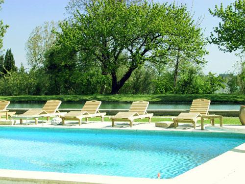 Hôtel Domaine Du Moulin à Saint-Laurent-des-Arbres Extérieur photo