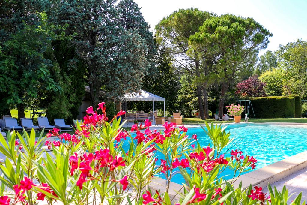 Hôtel Domaine Du Moulin à Saint-Laurent-des-Arbres Extérieur photo
